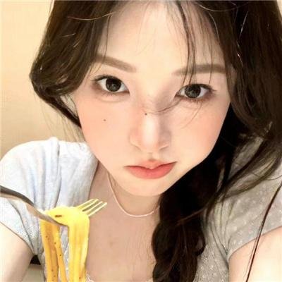 翠迪斗黑猫